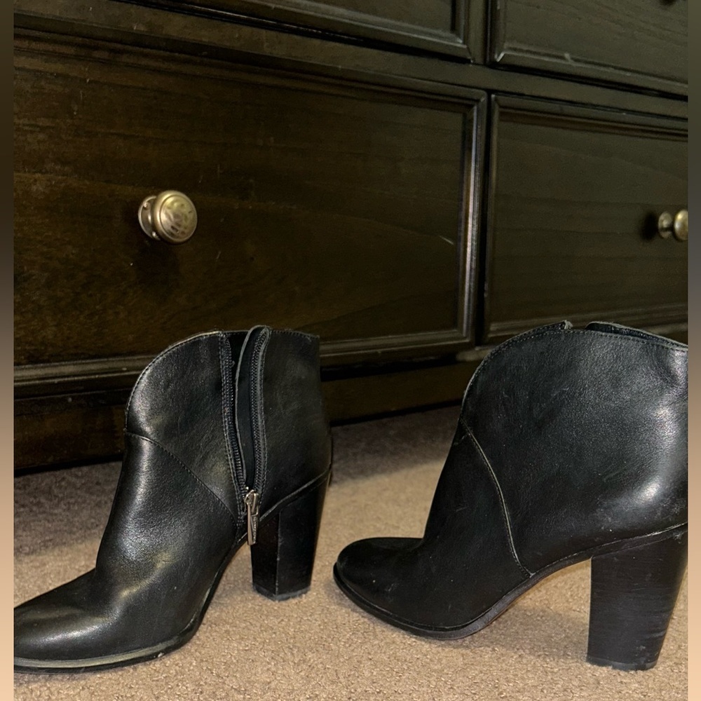 Vince Comuta boots in great condition